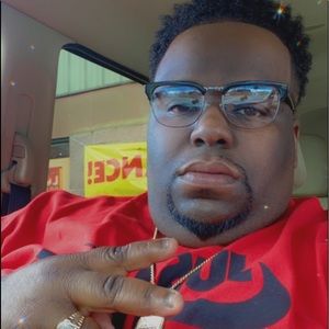 Meet your Posher, Sharmar